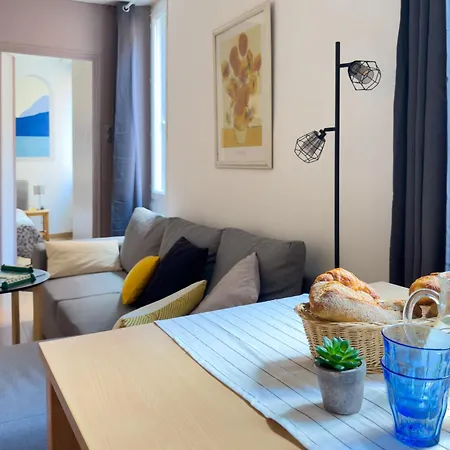 T3 Clim, Tv, Art, Familial, 50m Du Port, Cuisine Equipee Et Jeux De Societe Apartament