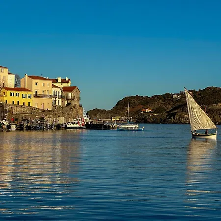 T3 Clim, Tv, Art, Familial, 50m Du Port, Cuisine Equipee Et Jeux De Societe