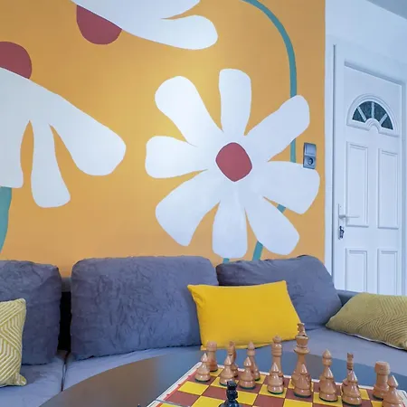 T3 Clim, Tv, Art, Familial, 50m Du Port, Cuisine Equipee Et Jeux De Societe