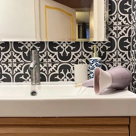 Apartament T3 Clim, Tv, Art, Familial, 50m Du Port, Cuisine Equipee Et Jeux De Societe Port Vendres