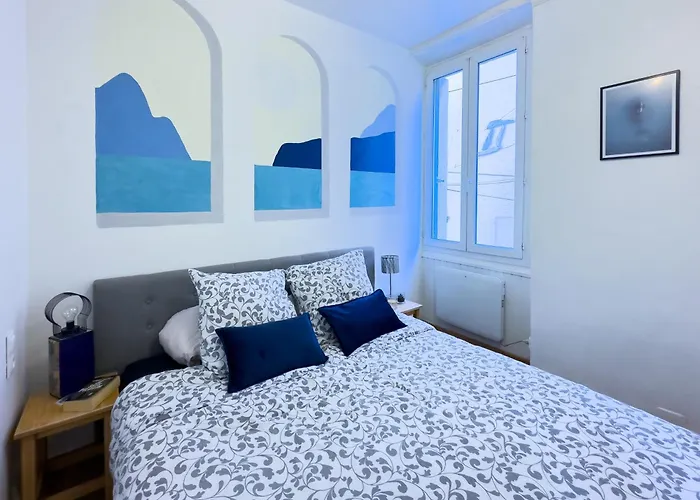 Apartman T3 Clim, Tv, Art, Familial, 50m Du Port, Cuisine Equipee Et Jeux De Societe