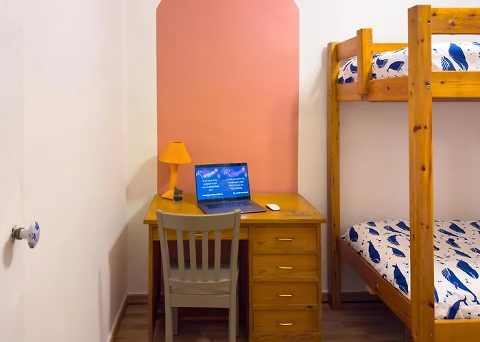 T3 Clim, Tv, Art, Familial, 50m Du Port, Cuisine Equipee Et Jeux De Societe Apartman *