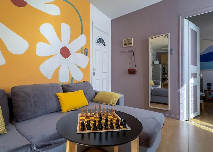 Apartman T3 Clim, Tv, Art, Familial, 50m Du Port, Cuisine Equipee Et Jeux De Societe *
