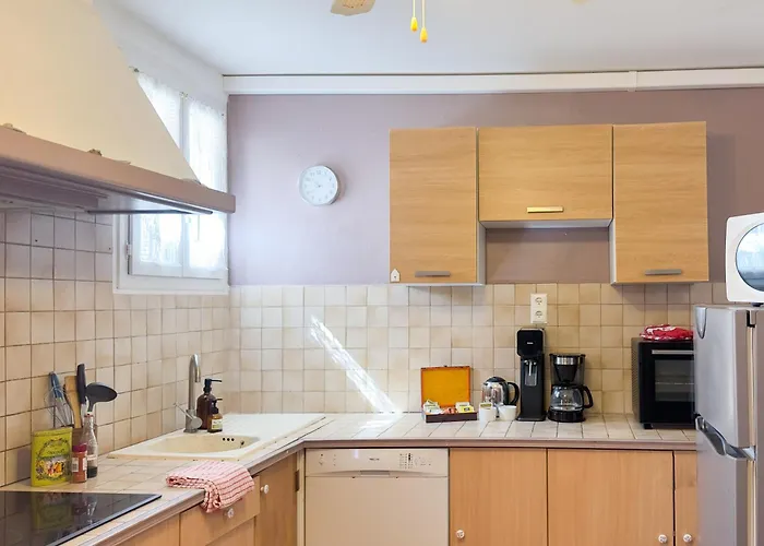 Apartman T3 Clim, Tv, Art, Familial, 50m Du Port, Cuisine Equipee Et Jeux De Societe *